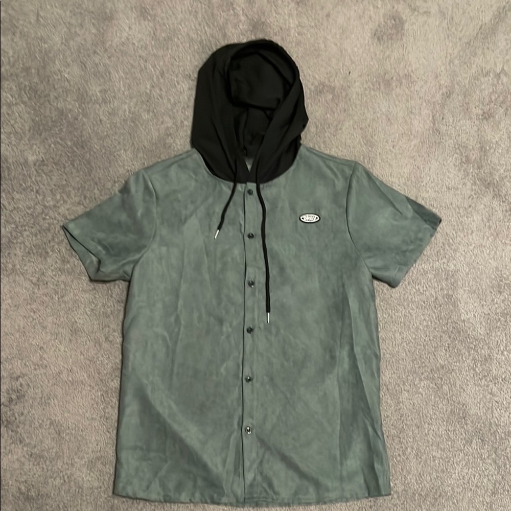 SHEIN Men’s Green Short Sleeve Hoodie Shirt